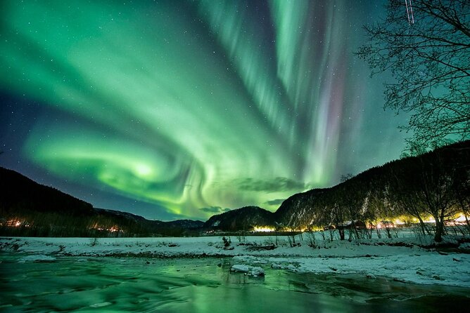3-h Northern Light Safari by Snowmobiles From Levi - The bonfire, tea, and sausage stop