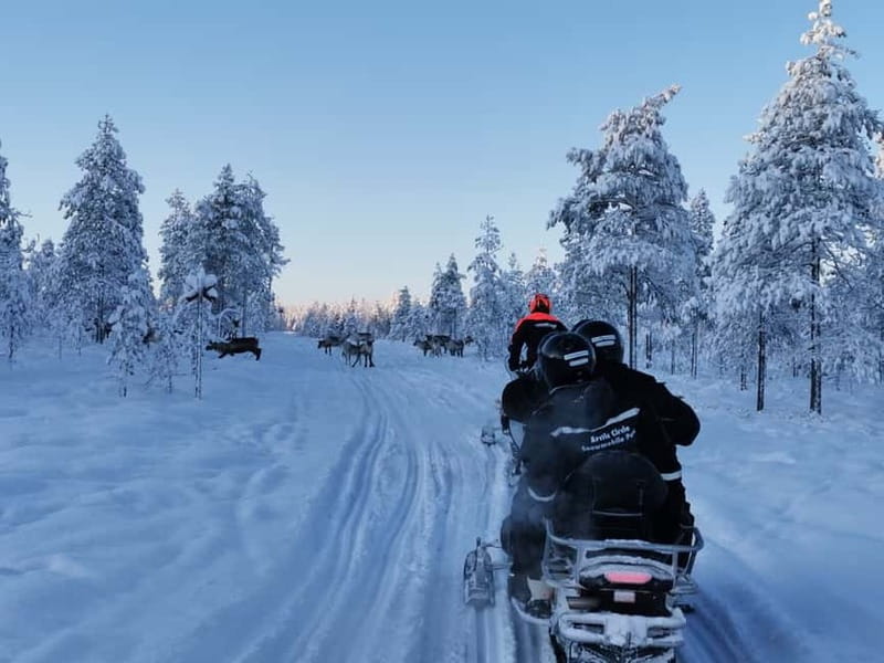 3-hour snowmobiling adventure in Levi - Learning the controls before the ride