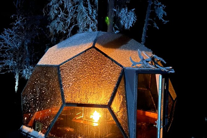 Aurora Borealis Dinner in a Glass Igloo - Northern lights chasing with realistic expectations