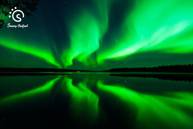 Aurora Borealis Trip - Autumn - Campfire sausages and hot berry juice