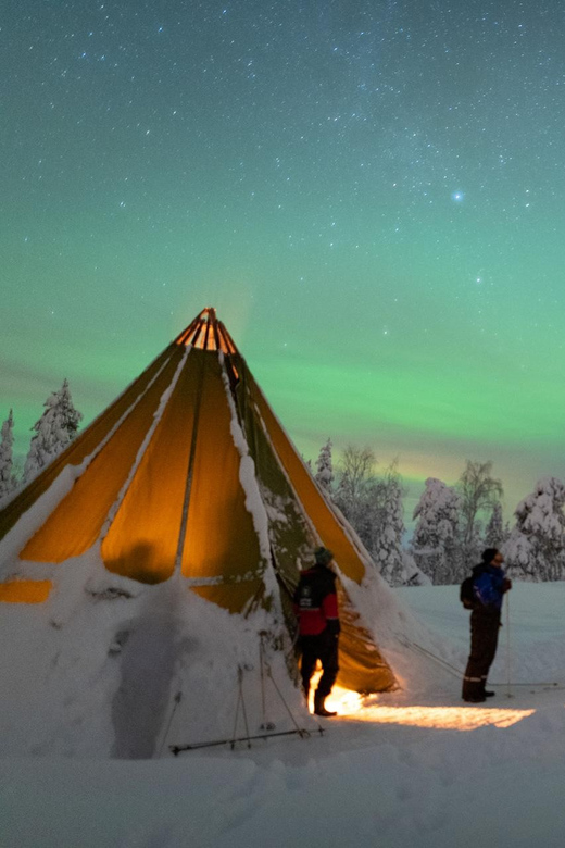 Auroras Northern Lights in Saariselka - A barbecue that makes the waiting worthwhile