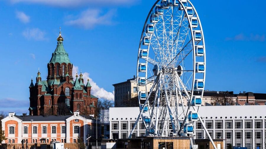 Best of Helsinki: Private Walking Tour with a Local - Market Square and the waterfront