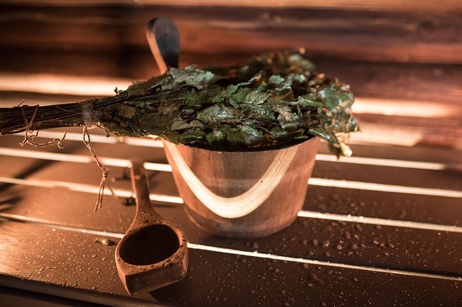 Best Of Lapland: Sauna, Ice swimming, Dinner & Northern Lights - Learning the Finnish sauna routine
