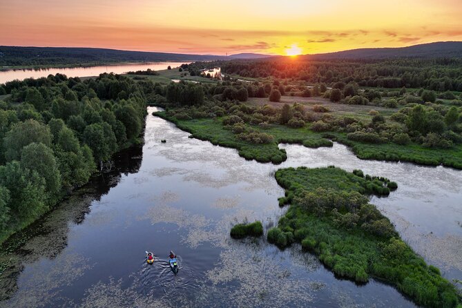 Canoe Trip in Lapland from Rovaniemi - The shore break with hot drinks