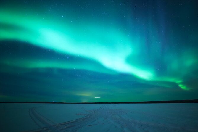 Chasing Aurora with Photographer - Small Group - Pickup from Rovaniemi hotels
