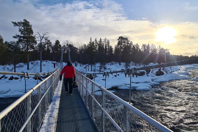 Discover Inari: Reindeer Farm, Siida Museum & Open Fire Lunch - Lunch by the fire beside the river