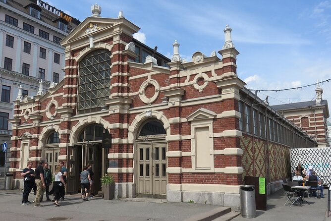 Epic Helsinki: English Speaking Walking Tour - Presidential Palace, Supreme Court, and City Hall