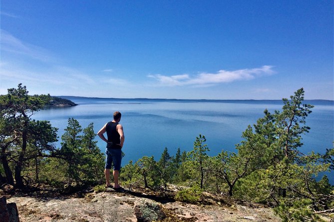 Experience the Best of Åland with a Private Guided Tour - Jan Karlsgården shows ordinary island life