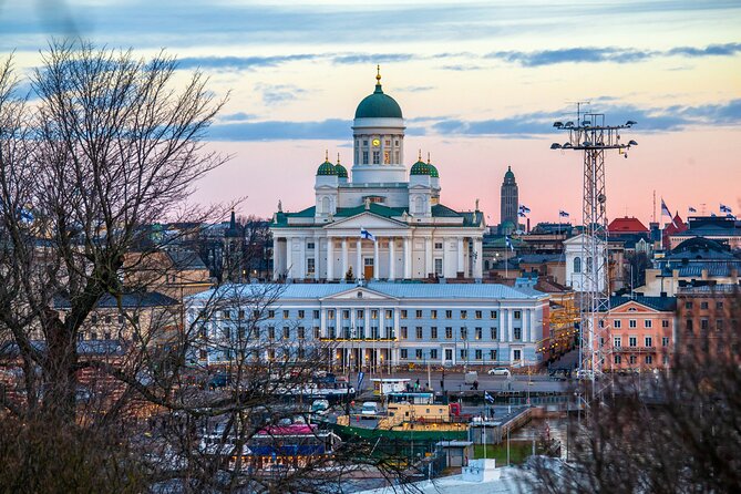 Explore Helsinki in Portuguese with a PRIVATE guide - Oodi Library, a three-floor lesson in Finland