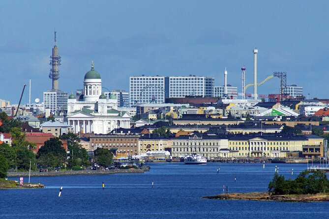 Explore Helsinki in Portuguese with a PRIVATE guide - Kansalaistori and Mannerheimintie