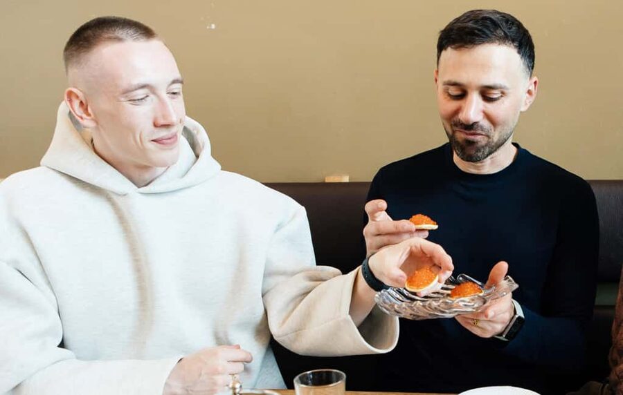 FOOD Tour with Rooftop Bar Visit in Helsinki - Timing, group size, and practical planning