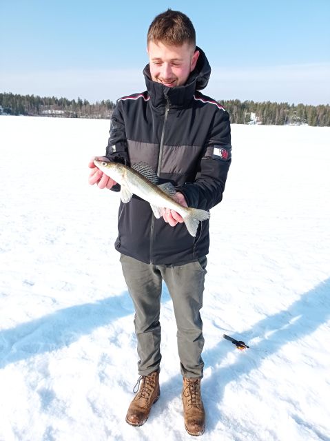 From Helsinki: Bodom Lake Ice Fishing with Food & Drinks - How cold-weather clothing affects the day