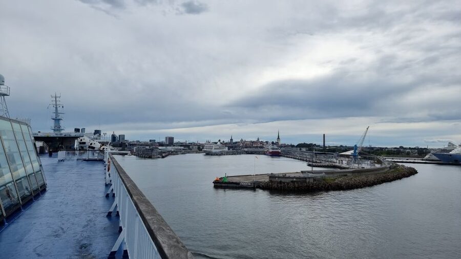 From Helsinki: Guided Day Trip to Tallinn by Ferry & VIP Car - Key points at a glance