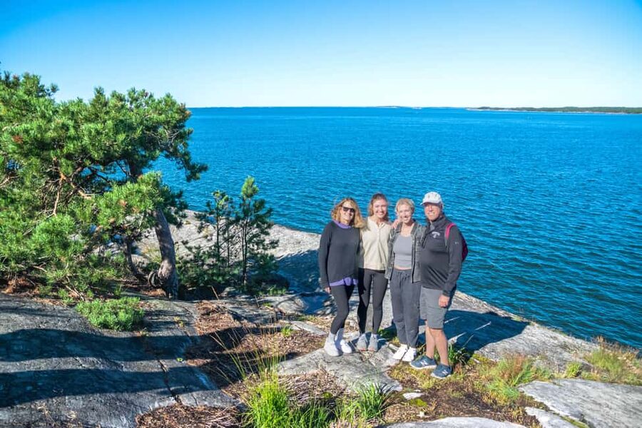From Helsinki: Guided Tour of Porkkalanniemi Peninsula - A 6-kilometer walk through woods and along the Baltic