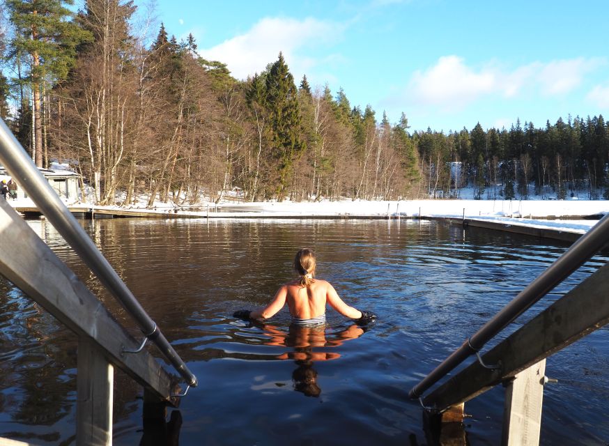 From Helsinki: Hike and Sauna in Sipoonkorpi National Park - Walking the 6km forest route