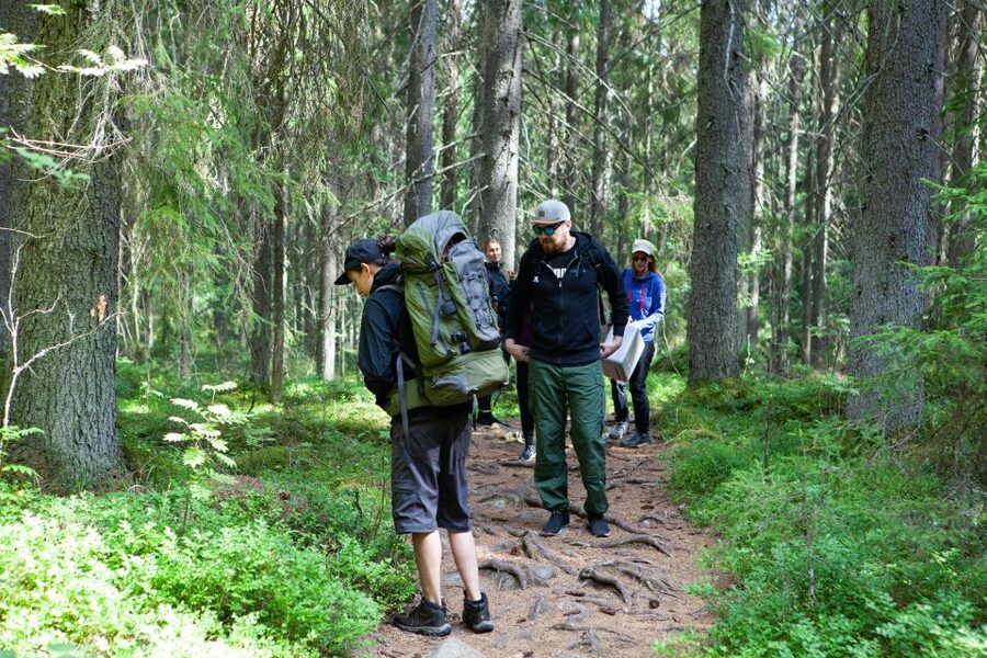 From Helsinki: Mushroom Hunting Tour in a National Park - Cooking beside the lake