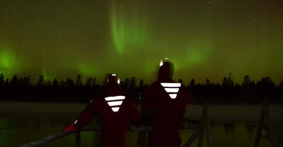 From Rovaniemi: Ice Floating under Aurora Borealis - From the Safartica office to the lakeside