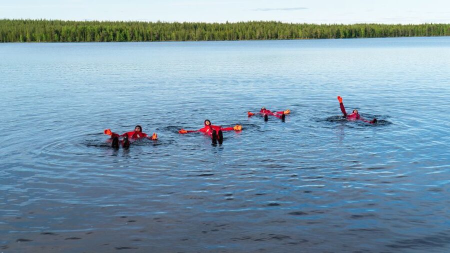 From Rovaniemi: Midnight Sun Forest Lake Float - Timing, group size, and practical limits
