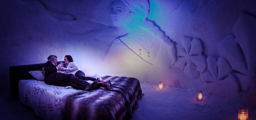 From Rovaniemi: SnowHotel Visit with Ice Restaurant Dinner - Dinner inside the Ice Restaurant
