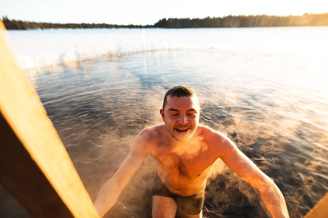 Full Day Lapland Tour, including Lunch and Dinner - Learning the Finnish sauna routine
