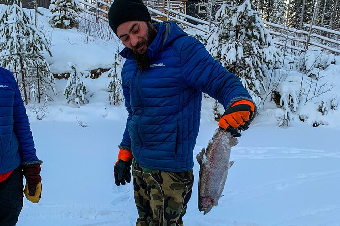 Half-Day Husky Safari and Salmon Ice Fishing Experience - How the group size affects the experience