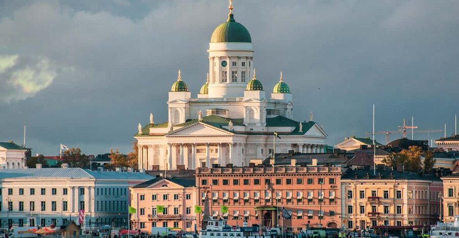 Helsinki: Architectural Highlights Guided Walking Tour - Senate Square and the city’s formal beginning