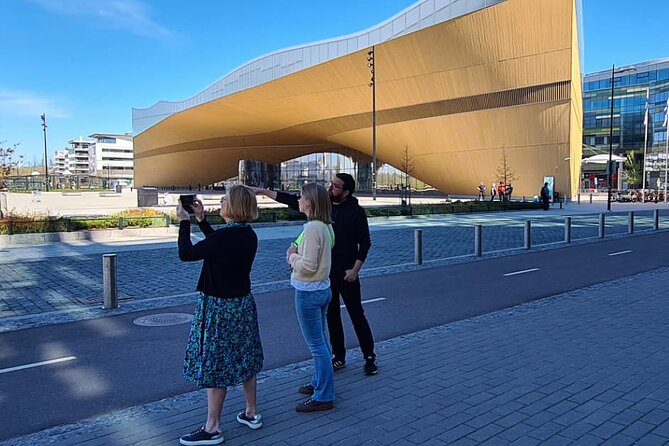 Helsinki architecture tour with a city planner - Helsinki Central Railway Station links movement with national identity