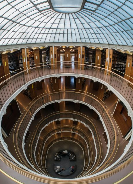 Helsinki: Architecture Walking Tour with Expert - Senate Square and the Neoclassical heart of Helsinki