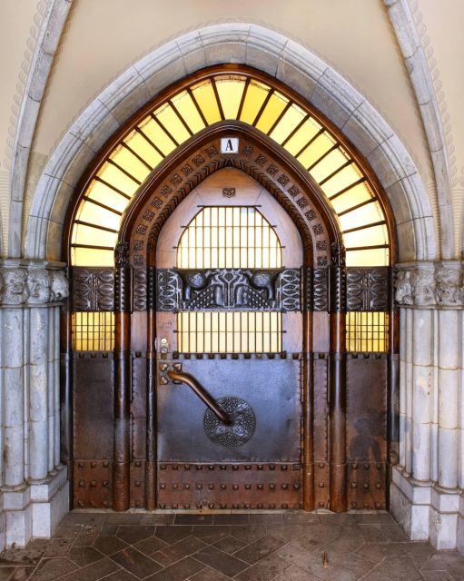 Helsinki: Architecture Walking Tour with Expert - From Gothic Revival to Jugendstil details