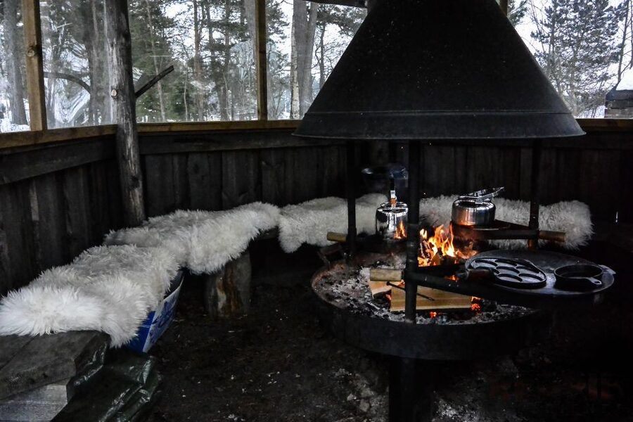 Helsinki: Arctic Ice Experience with Lunch - Crossing the frozen archipelago from Gumbostrand