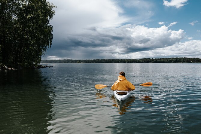 Helsinki by Kayak - Paddling across Kallahti Bay
