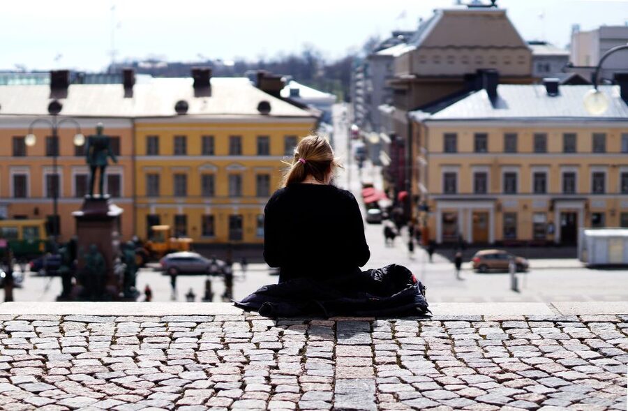 Helsinki: Express Walk with a Local in 60 minutes - Local advice for cafes, bars, and Finnish food