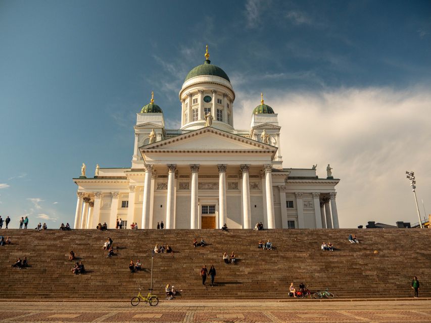 Helsinki: Express Walk with a Local in 60 minutes - Why the eight-person limit matters
