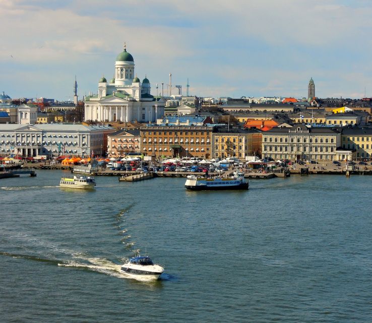Helsinki: Express Walk with a Local in 60 minutes - From the harbour toward Helsinki’s historic center