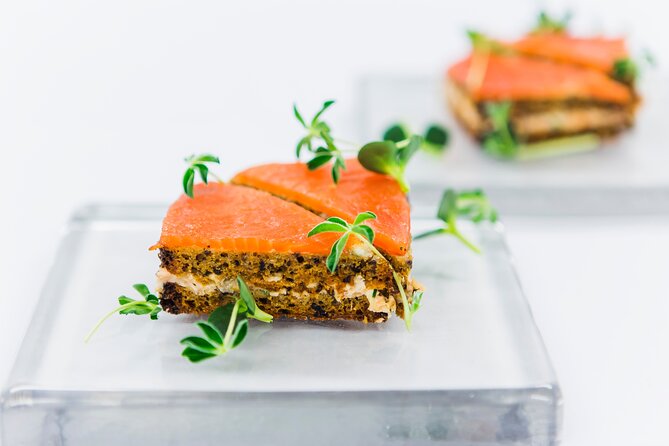 Helsinki Food Tour Including Tastings - A short breath of air in Esplanadi Park