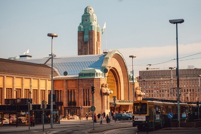 Helsinki Highlights Tour: the Top Sightseeing Spots - Kauppatori and Helsinki’s harbor-side market life
