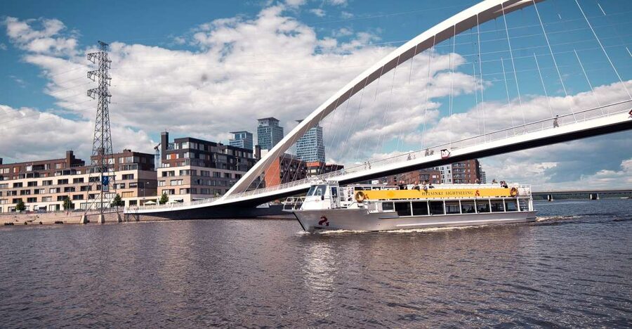 Helsinki: Hop-On Hop-Off Bus Tour & City Highlights Cruise - Old Market Hall and Senate Square keep you near the center
