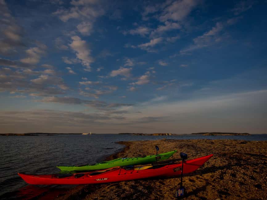 Helsinki: Midnight Sun Kayaking Tour with Campfire - What the $152 price really includes