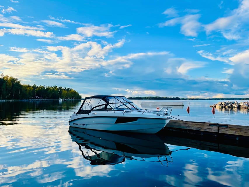 Helsinki: Private Boat Tour - Seeing Helsinki from a small private boat