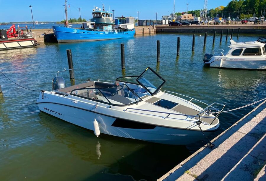 Helsinki: Private Boat Tour - A boat built for comfort, not luxury