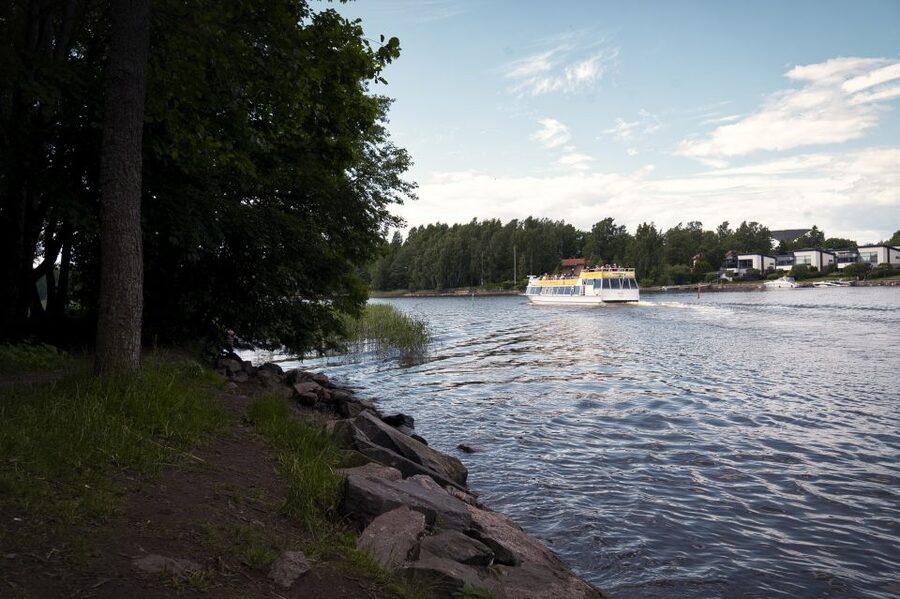 Helsinki: Sightseeing Canal Cruise with Audio Commentary - Icebreakers and the return toward Katajanokka