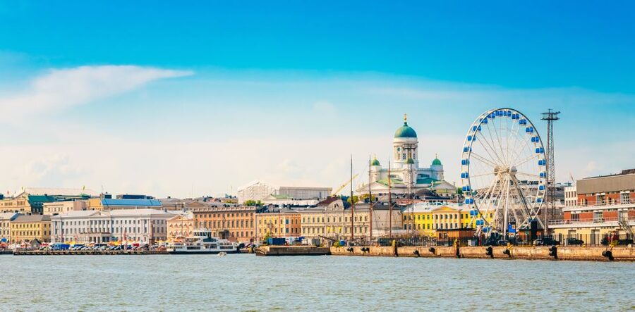 Helsinki Stopover Tour with Round-Trip Airport Transfers - Esplanade Park and Helsinki’s market district