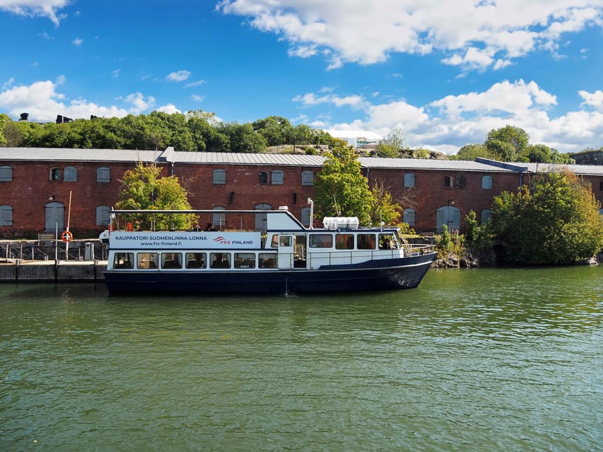 Helsinki: Suomenlinna and Lonna Hop-on Hop-off Cruise - The cruise is the main attraction