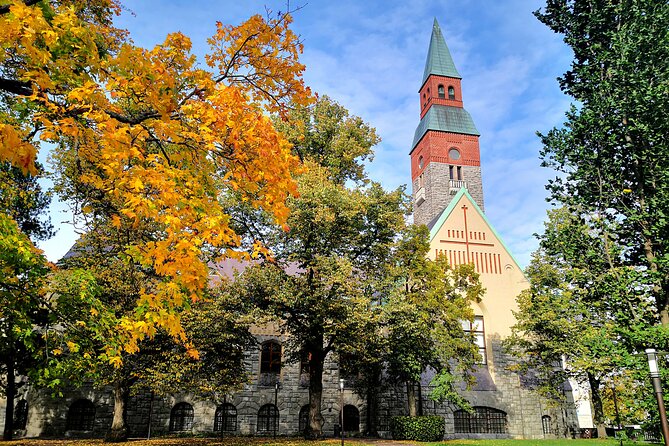 Helsinki walking tour with a city planner - Old Market Hall and the everyday side of Helsinki