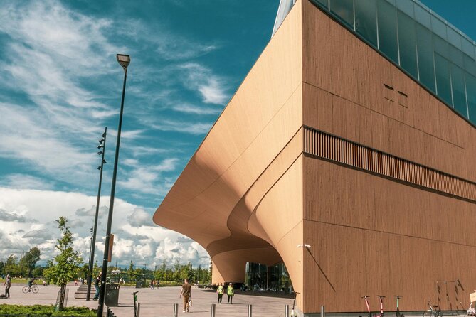 Helsinki Walking Tour With a Sociologist - From Swedish-speaking Helsinki to modern art