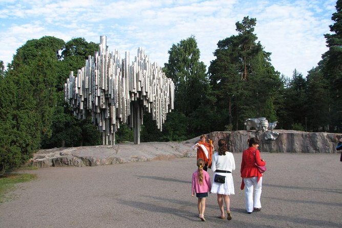 Helsinki Walking Tour with PRIVATE Professional guide - Esplanade Park, Helsinki’s social promenade
