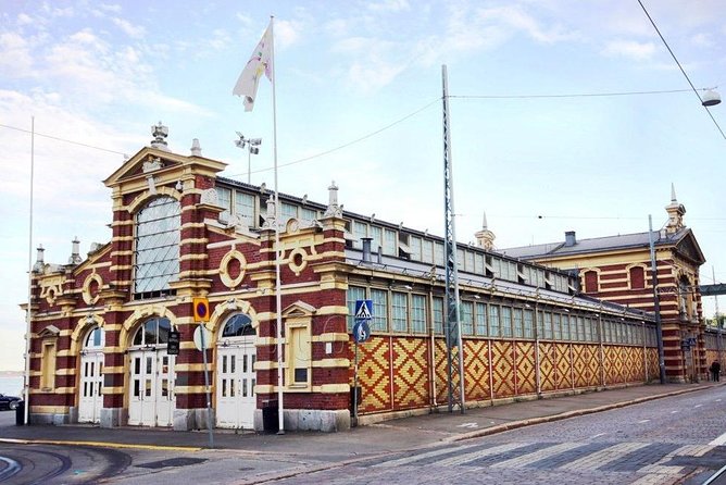 Helsinki Walking Tour with PRIVATE Professional guide - Kauppatori and the flavors of Helsinki