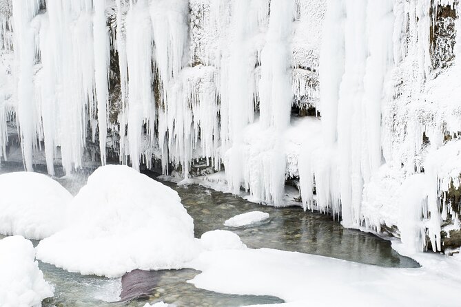 Hike to Frozen Waterfalls of Korouoma Including BBQ Lunch from Rovaniemi - Thermal clothing is more than a nice extra