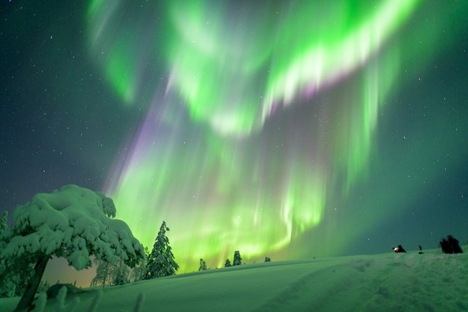 Hunting Northern Lights by Snowmobiles - Reaching the tepee or hut