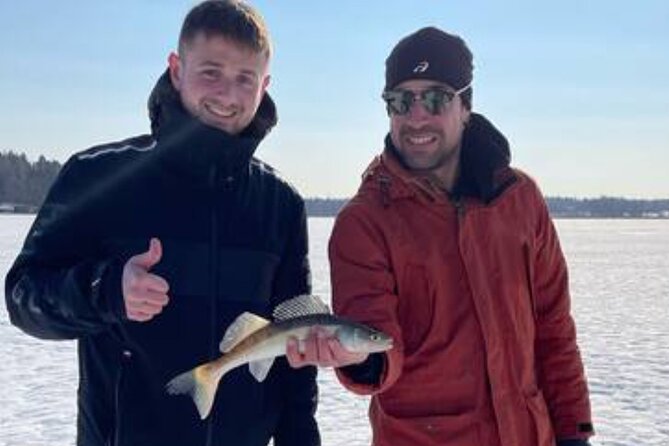 Ice fishing experience with Backpacker Helsinki Tour - David’s friendly, hands-on guiding